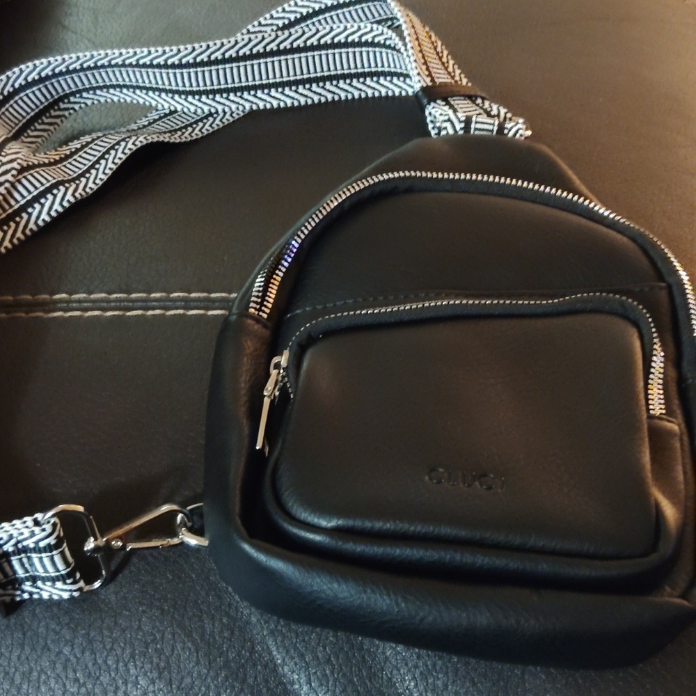 Black bag - Picture 1 of 3
